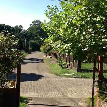 Hospedagem Da Dona Carla Canela Esterno foto