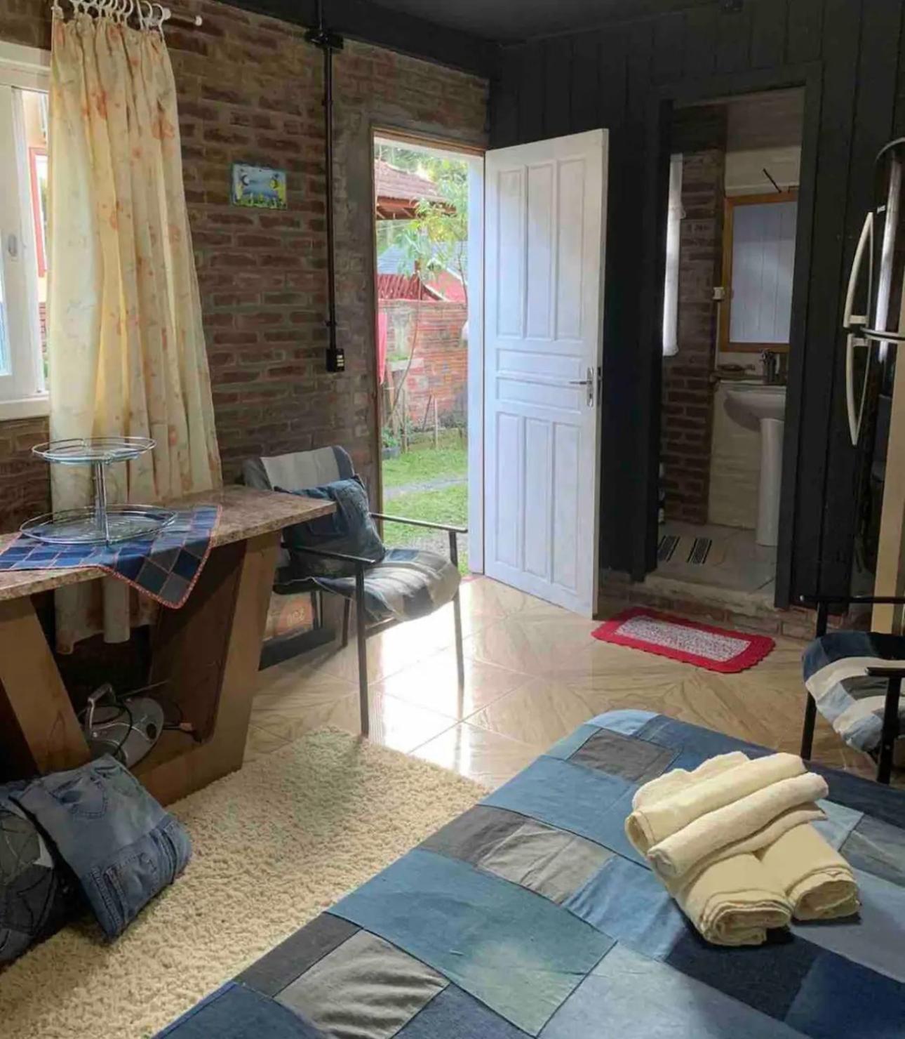 Hospedagem Da Dona Carla Canela Esterno foto