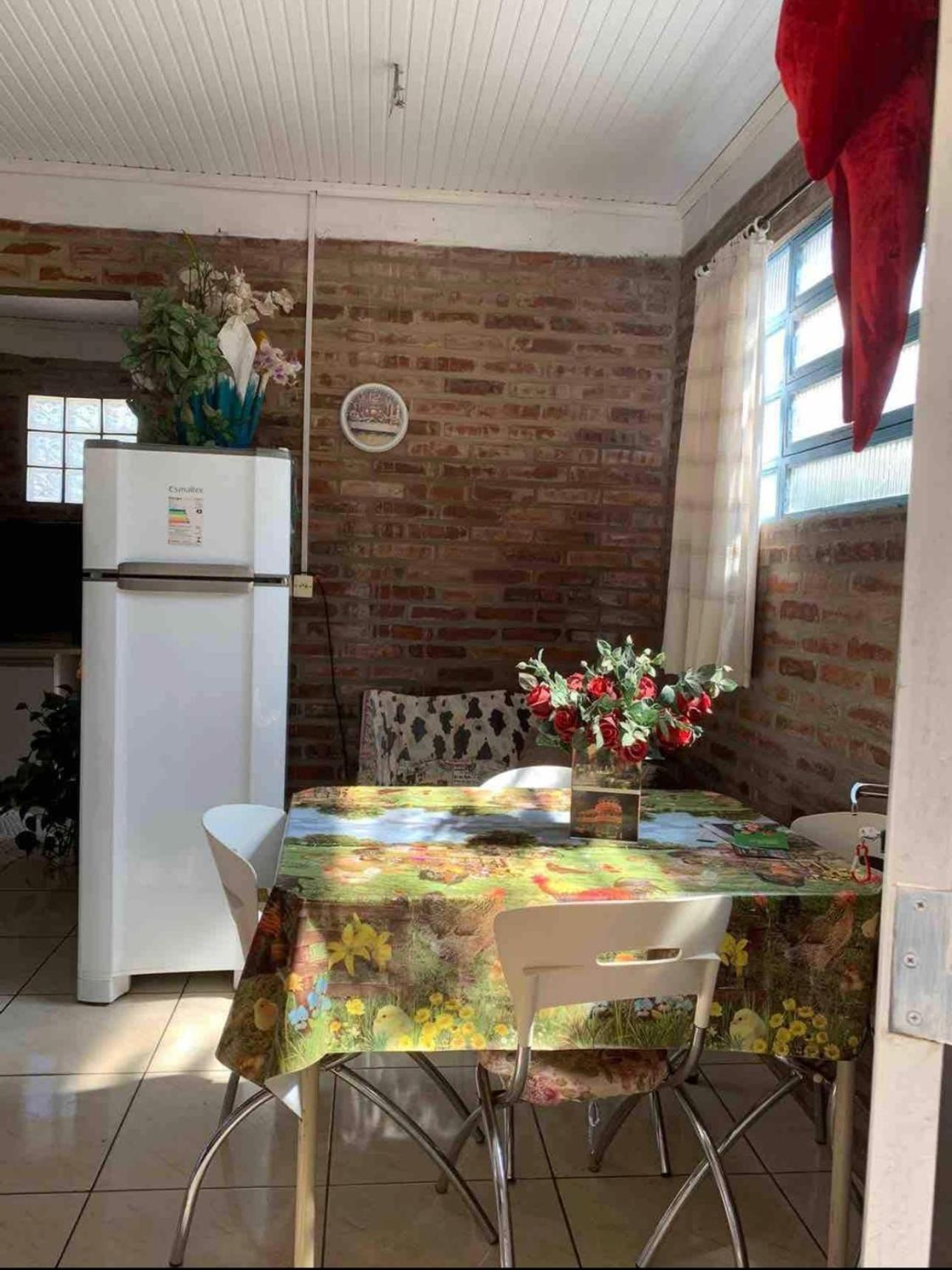 Hospedagem Da Dona Carla Canela Esterno foto